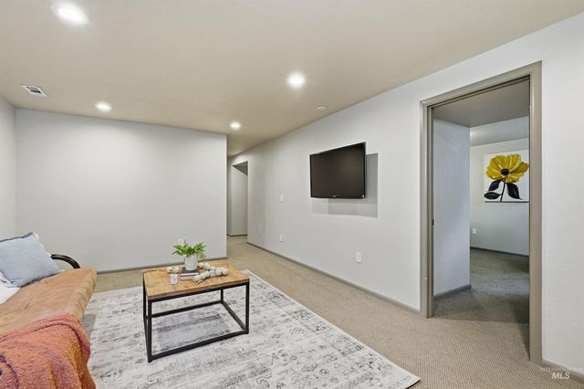 9298 W Teakwood Dr, Boise, ID 83709