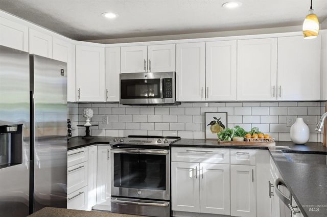 9298 W Teakwood Dr, Boise, ID 83709