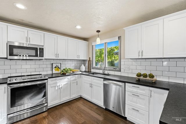 9298 W Teakwood Dr, Boise, ID 83709