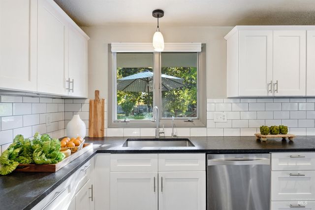 9298 W Teakwood Dr, Boise, ID 83709