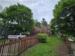 135 Wenonah Drive, Pontiac, MI 48341