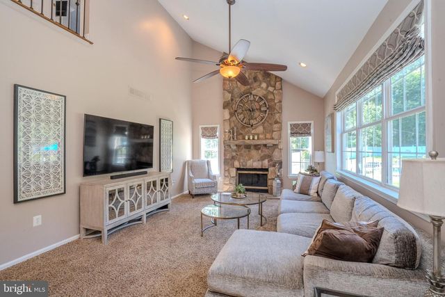 4 DORENE CT, Monroe Township, NJ 08831