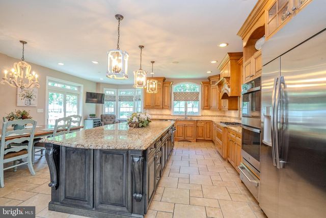 4 DORENE CT, Monroe Township, NJ 08831