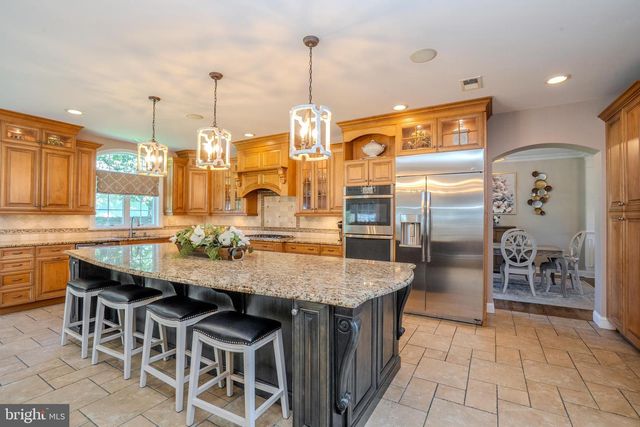 4 DORENE CT, Monroe Township, NJ 08831