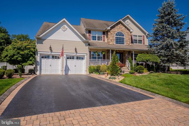4 DORENE CT, Monroe Township, NJ 08831