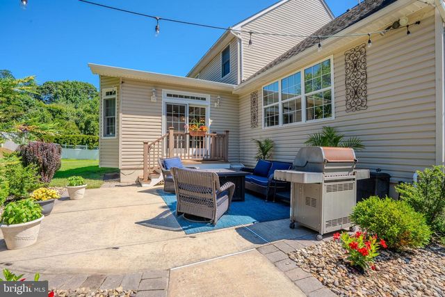 4 DORENE CT, Monroe Township, NJ 08831