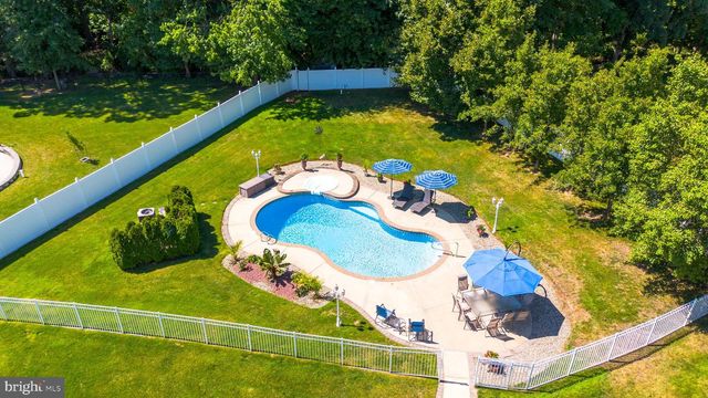 4 DORENE CT, Monroe Township, NJ 08831