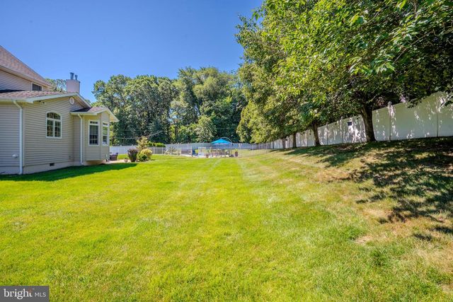 4 DORENE CT, Monroe Township, NJ 08831