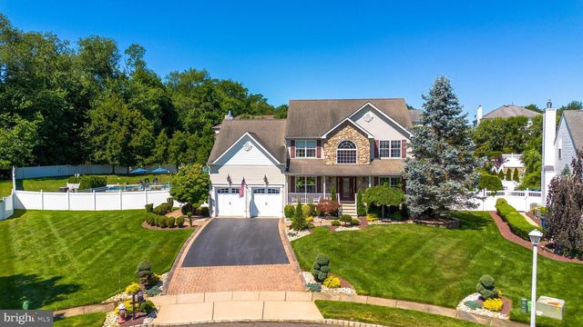 4 DORENE CT, Monroe Township, NJ 08831