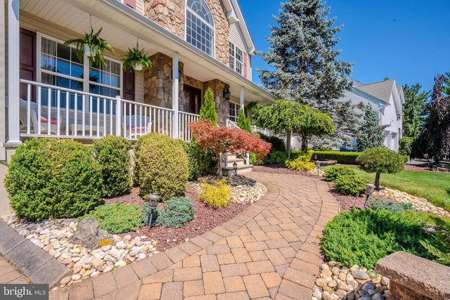 4 DORENE CT, Monroe Township, NJ 08831