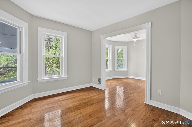 95 Parrott Avenue, Bridgeport, CT 06606