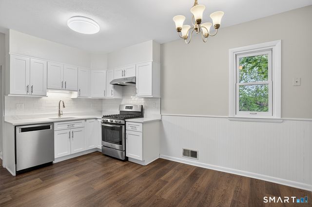 95 Parrott Avenue, Bridgeport, CT 06606