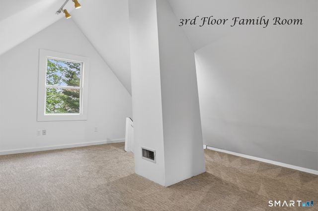 95 Parrott Avenue, Bridgeport, CT 06606