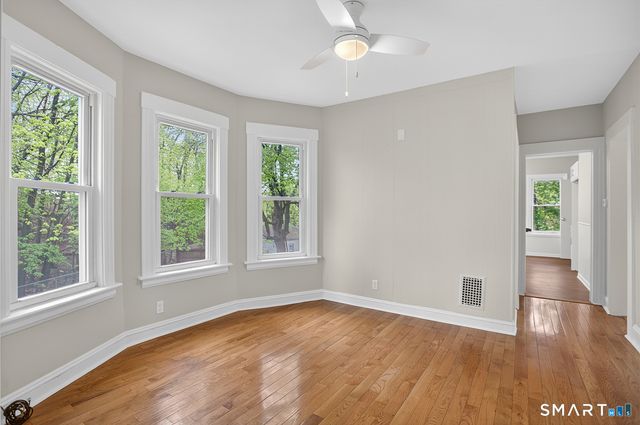 95 Parrott Avenue, Bridgeport, CT 06606