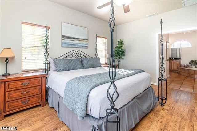 1323 SW 27th TER, Cape Coral, FL 33914