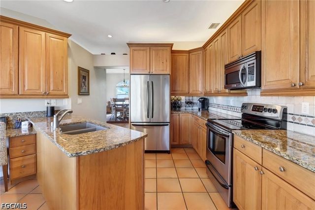 1323 SW 27th TER, Cape Coral, FL 33914