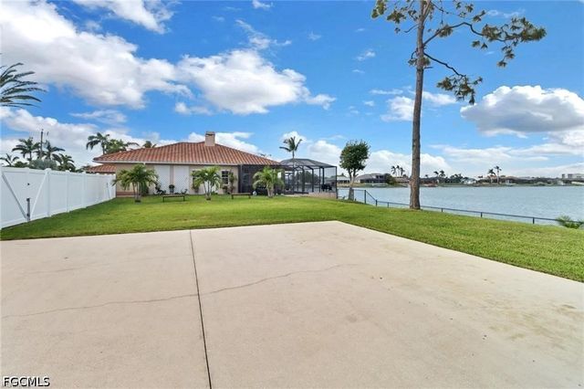 1323 SW 27th TER, Cape Coral, FL 33914