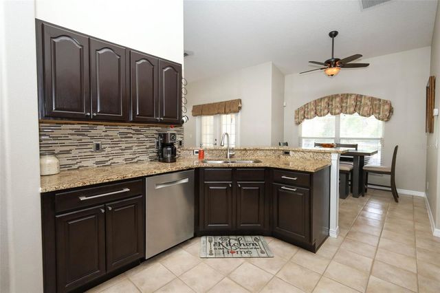 1621 PARKGLEN CIRCLE, Apopka, FL 32712