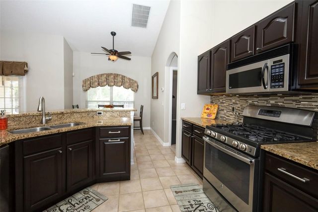 1621 PARKGLEN CIRCLE, Apopka, FL 32712