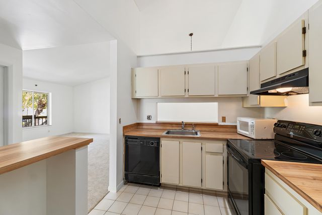 6536 Chasewood Drive H, Jupiter, FL 33458