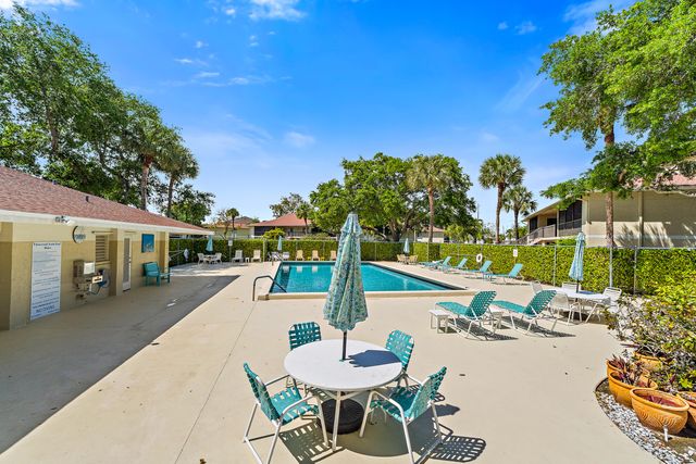 6536 Chasewood Drive H, Jupiter, FL 33458