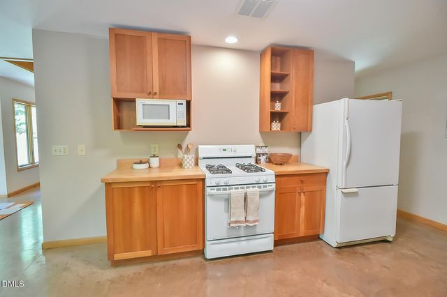 5424 Hawes Road, Hillsborough, NC 27278