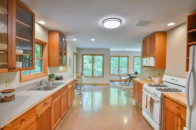 5424 Hawes Road, Hillsborough, NC 27278