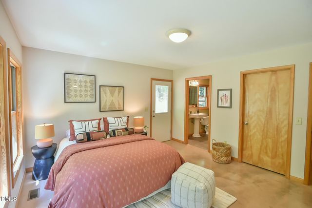 5424 Hawes Road, Hillsborough, NC 27278