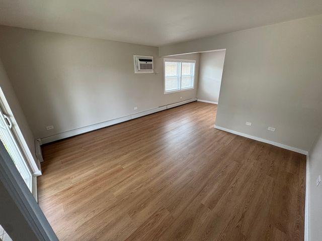 4528 Elm Avenue 2S, Brookfield, IL 60513