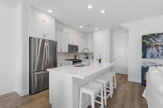 7221 SUTTON LANE, Sarasota, FL 34240