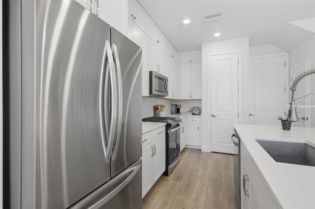 7221 SUTTON LANE, Sarasota, FL 34240