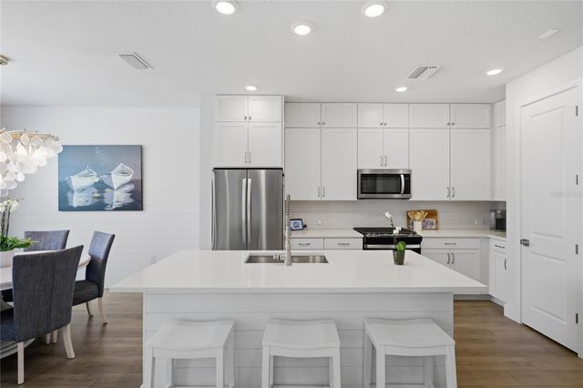 7221 SUTTON LANE, Sarasota, FL 34240