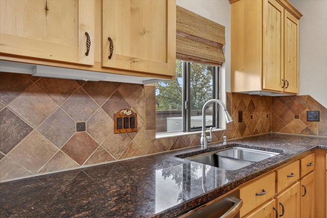 8020 Corona Avenue NE, Albuquerque, NM 87122