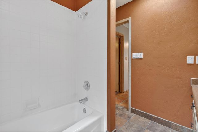 8020 Corona Avenue NE, Albuquerque, NM 87122