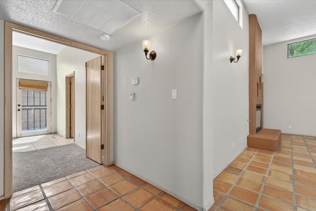 8020 Corona Avenue NE, Albuquerque, NM 87122