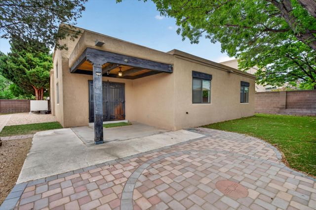 8020 Corona Avenue NE, Albuquerque, NM 87122