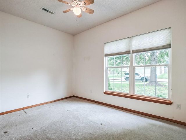 2425 NE Old Paint Road, Lee's Summit, MO 64086