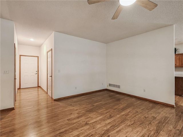 2425 NE Old Paint Road, Lee's Summit, MO 64086