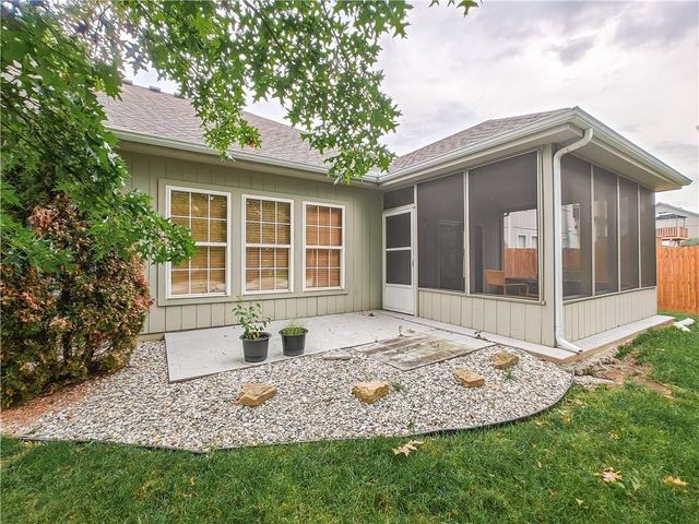 2425 NE Old Paint Road, Lee's Summit, MO 64086