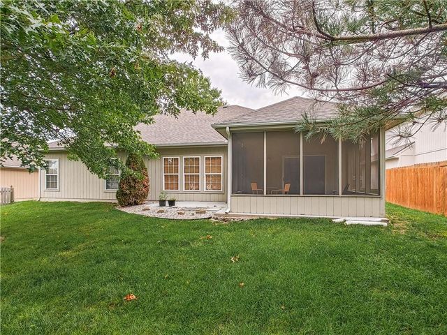 2425 NE Old Paint Road, Lee's Summit, MO 64086