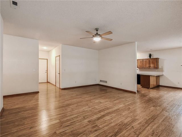 2425 NE Old Paint Road, Lee's Summit, MO 64086