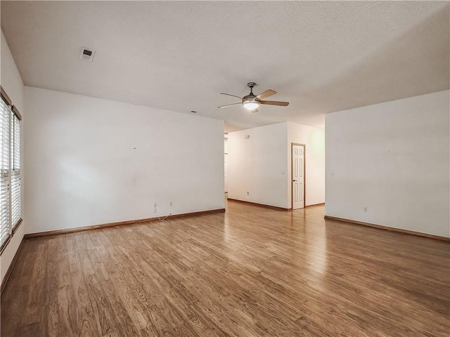 2425 NE Old Paint Road, Lee's Summit, MO 64086
