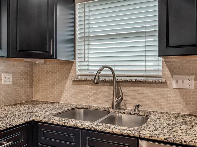 8 South Avenue, Edmond, OK 73013