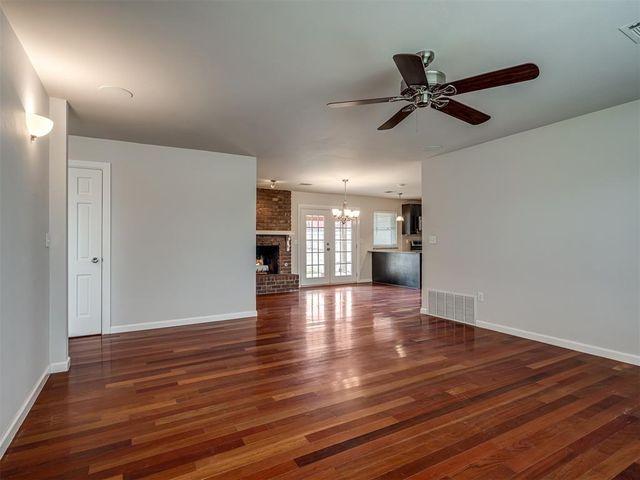 8 South Avenue, Edmond, OK 73013