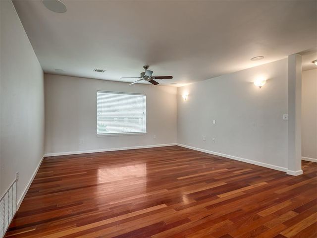 8 South Avenue, Edmond, OK 73013