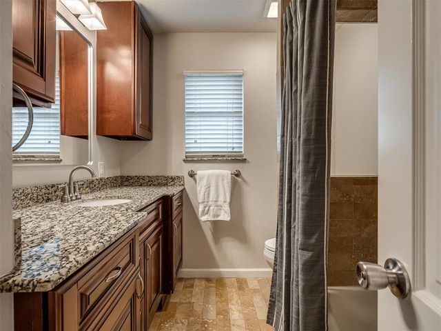 8 South Avenue, Edmond, OK 73013