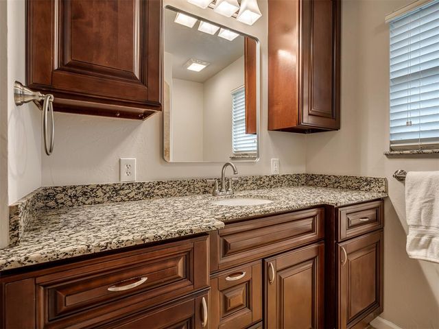 8 South Avenue, Edmond, OK 73013