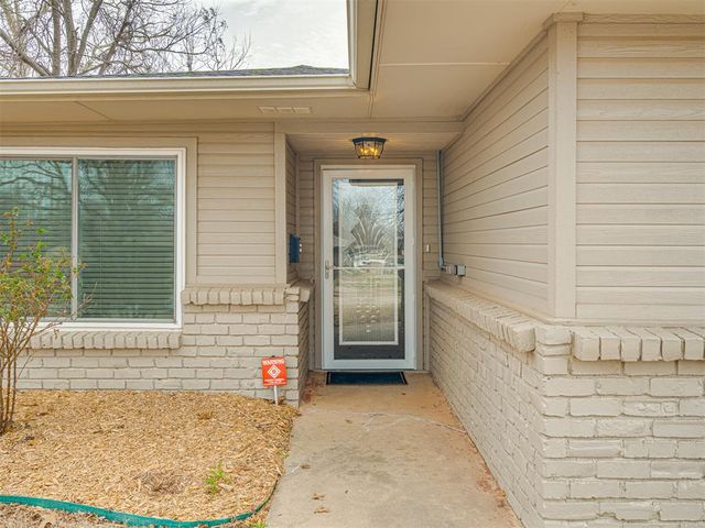 8 South Avenue, Edmond, OK 73013