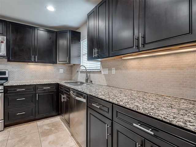 8 South Avenue, Edmond, OK 73013