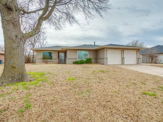 8 South Avenue, Edmond, OK 73013